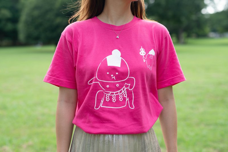 Rice ball T-shirt Dokoko ver. White _ ink (fluorescent pink)