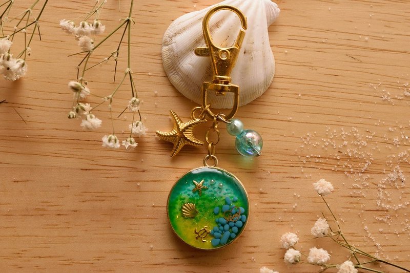 Beauty & Adorable Green Key Chain in Sea Ocean View
