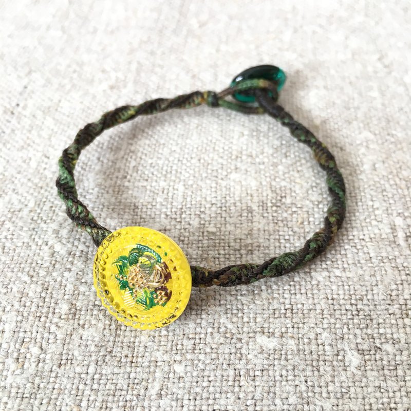 幸运草金绘圆形玻璃钮扣麻编手环 Czech glass button bracelet