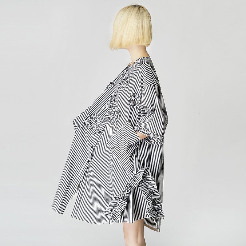 灰条纹折花裙（上衣+短裙） - imakokoni - 洋装/连衣裙 - 棉．麻 灰色