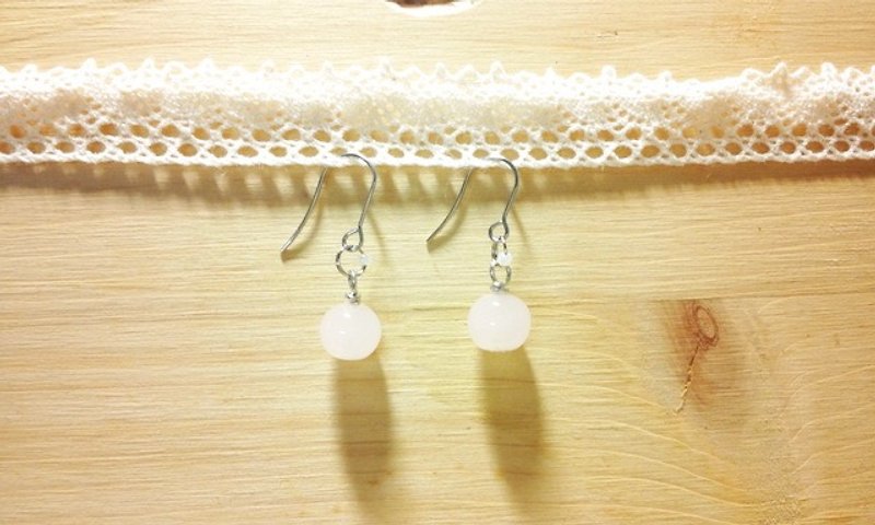 柚子林琉璃 - 百搭琉璃耳环系列 - 粉白玉色 - 可改夹式 - 耳环/耳夹 - 玻璃 粉红色