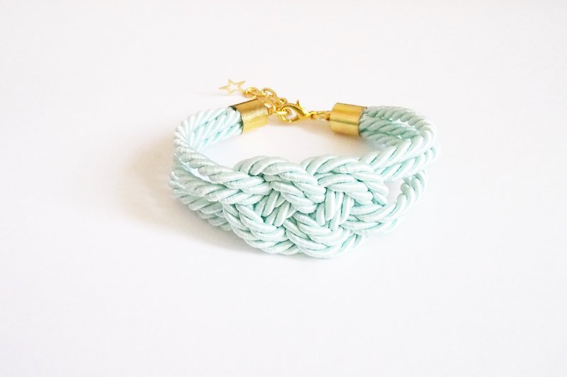 Light Mint infinity knot rope bracelet - friend gift - rope bracelet -pastel jewelry. - 手链/手环 - 其他金属 绿色