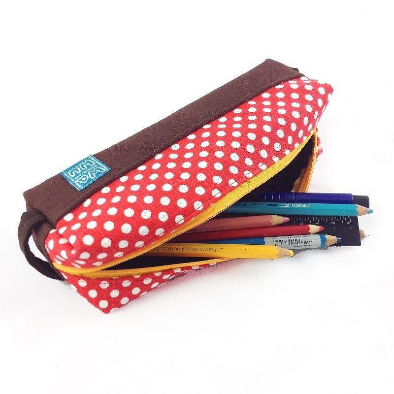WaWu 吐司笔袋 (红色点点) - 铅笔盒/笔袋 - 棉．麻 红色