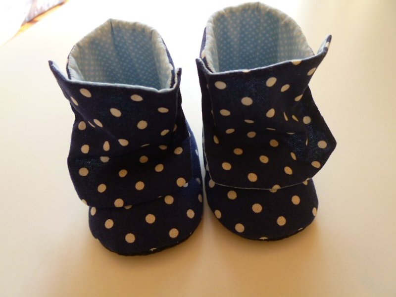 蓝底点点 婴儿靴 布靴 婴儿鞋 弥月礼物 - 婴儿鞋 - 棉．麻 蓝色