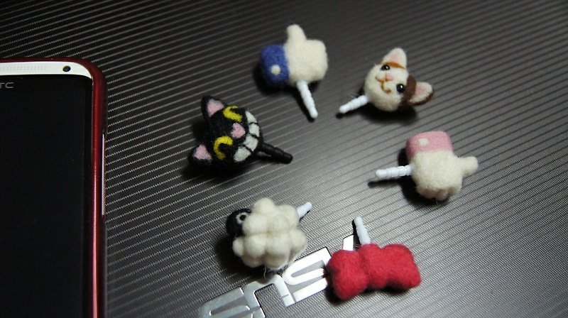 【羊乐多 X 羊毛毡】三色猫 赞 黑猫 小绵羊 耳机塞 手机 防尘套 - 耳机 - 羊毛 多色