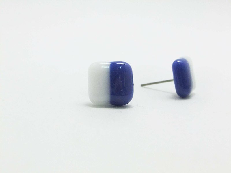 方型双色琉璃耳环-白+宝蓝 - 耳环/耳夹 - 玻璃 多色