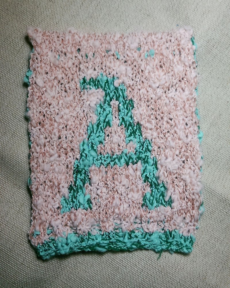 Lan 毛线26字母四角旗帜-浅粉底浅绿字A - 摆饰 - 其他材质 粉红色