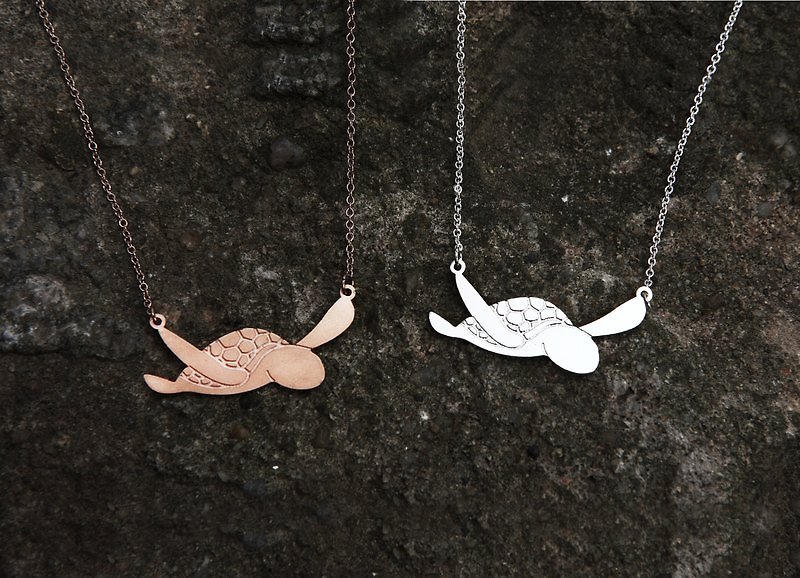 【假日惊喜包】Teesy Necklace 项链|海龟 - 项链 - 不锈钢 白色