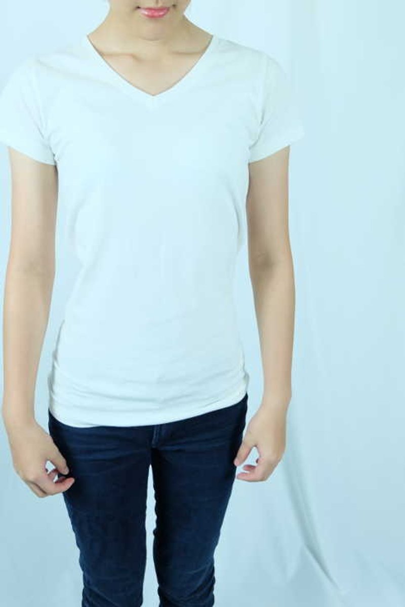 V领纯色100%有机棉T恤(女/精炼白) - 女装 T 恤 - 棉．麻 白色