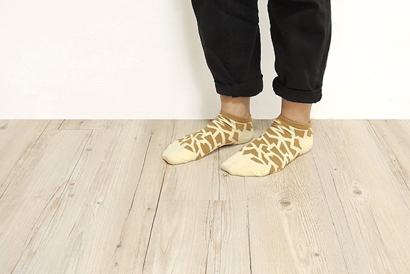 "H-ZOO" 长颈鹿斑纹 脚踝袜 - 袜子 - 棉．麻 黄色