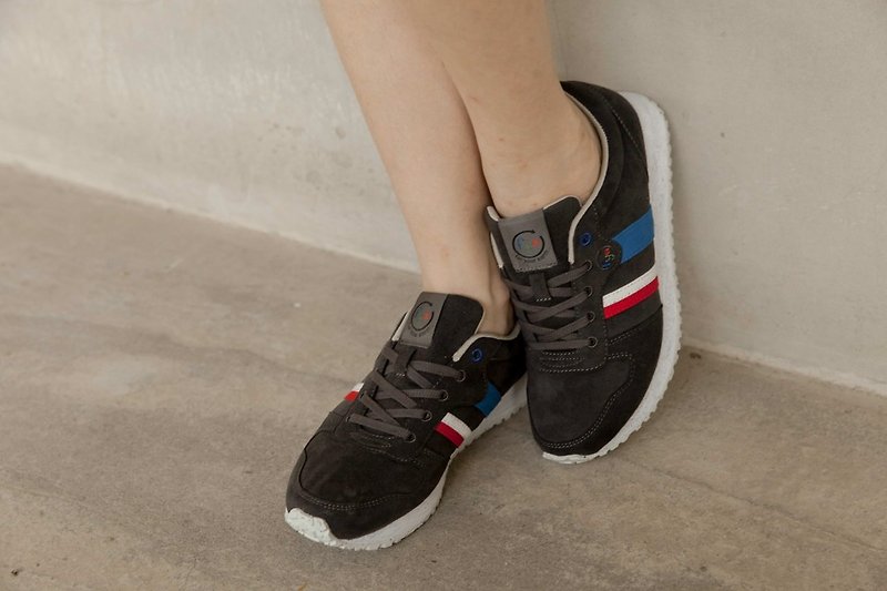 La Champenoise 复古慢跑鞋  /铁灰色/ 日本超纤环保休闲鞋(再回收概念,耐穿,不会分解) 女生款---舒适·时尚。 - 男款运动鞋/球鞋 - 其他材质 灰色