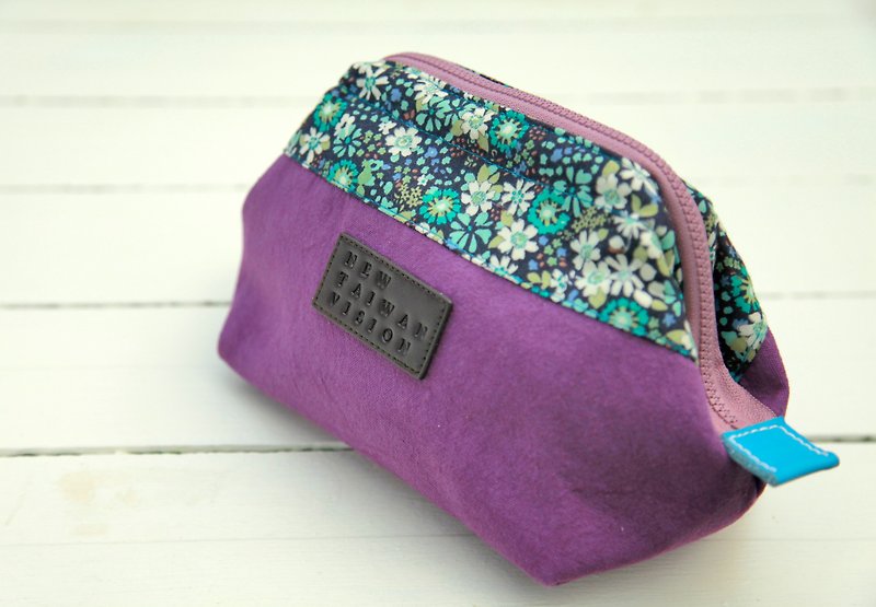 【口金化妆包】小花 紫 - 化妆包/杂物包 - 其他材质 