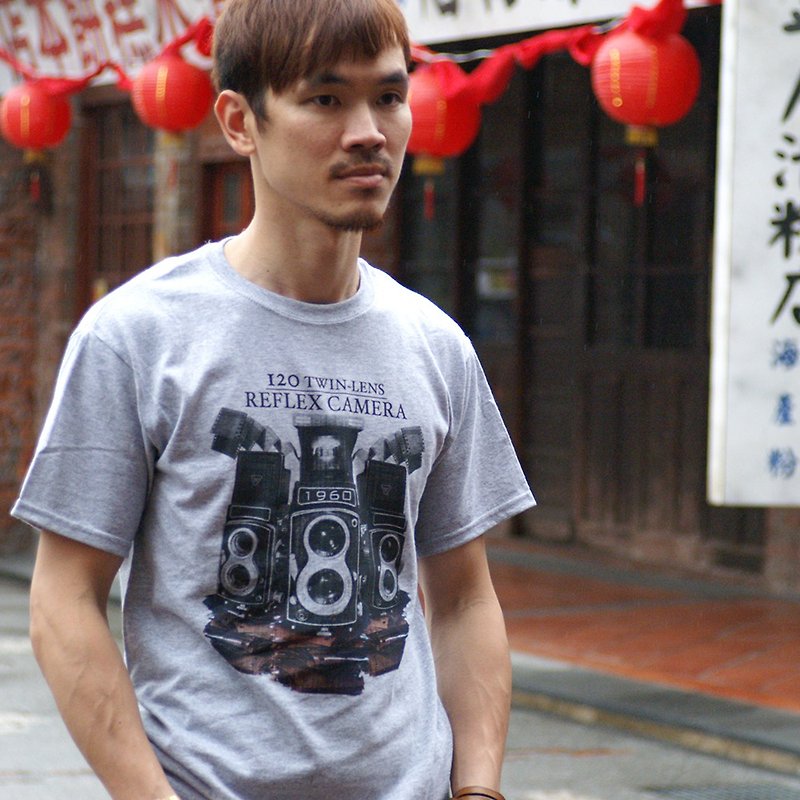 【绝版特惠】复古T-shirt-牡丹相机(中麻灰色) - 男装上衣/T 恤 - 棉．麻 