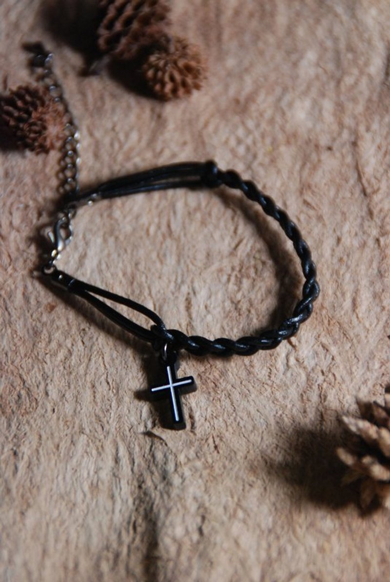 十字架/彩色和平/小牛皮绳手环[长度可订制/可选色] - 手链/手环 - 真皮 黑色