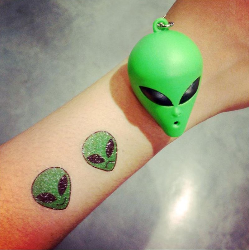 Surprise Tattoos / ET 表情 刺青 纹身贴纸 - 纹身贴 - 纸 绿色