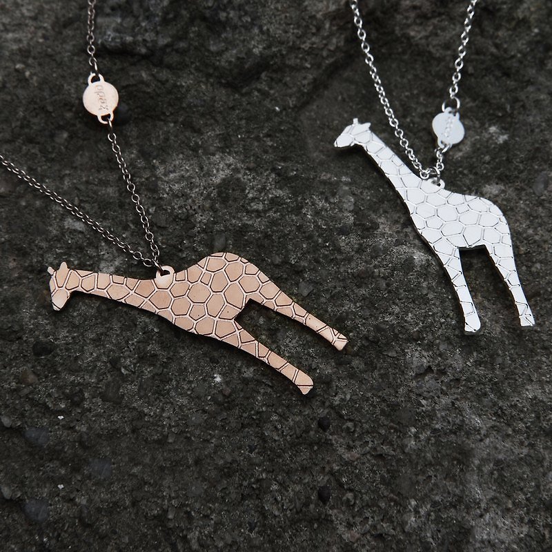 长颈鹿造型不锈钢项链 (玫瑰金色) 礼物 - 项链 - 其他金属 金色
