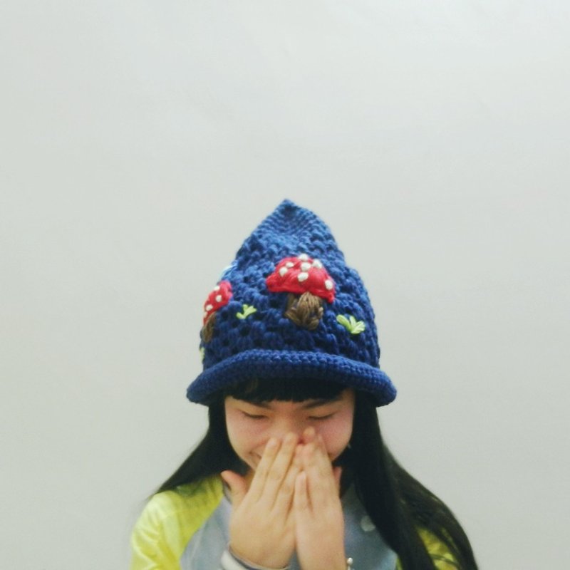 鉤織系列刺绣蘑菇深蓝色尖尖帽子冬日圣诞礼物 - 帽子 - 其他材质 蓝色