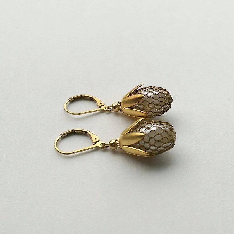 复古网珠花朵黄铜耳环 - 耳环/耳夹 - 宝石 