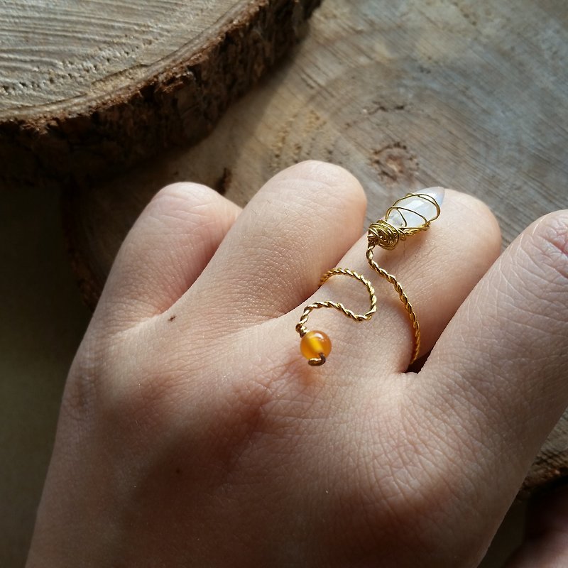 月亮石 , 橙玛瑙石 镀金戒指 please provide ring size when order gold-plated Silver-plate chain Ring with  moonstone and agate - 戒指 - 宝石 橘色