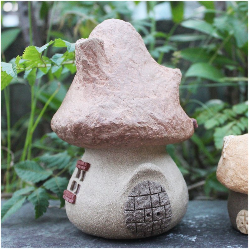 【蘑菇村 Mushroom Village】超质感陶手作蘑菇大屋,不含猫头鹰 - 花瓶/陶器 - 陶 橘色