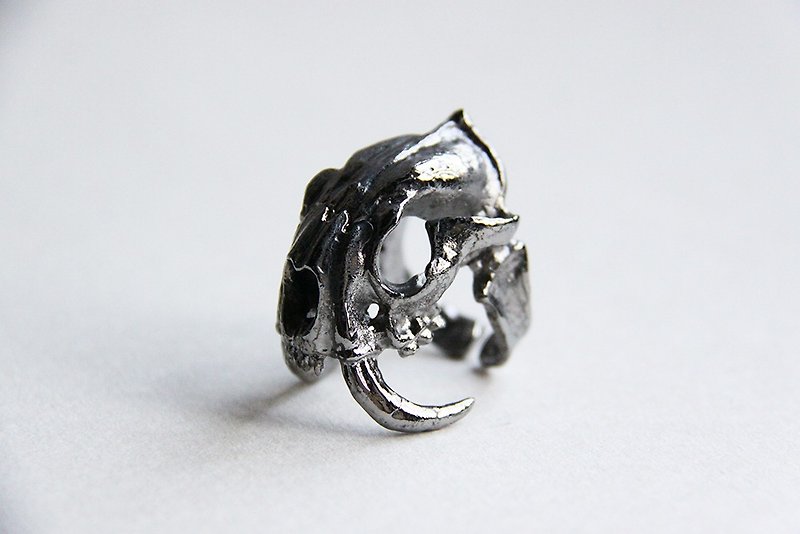 Saber Tooth Tiger Ring - Black Ruthenium - 戒指 - 其他金属 灰色