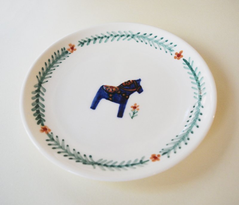 手绘6寸蛋糕盘 餐盘-达拉木马-订制木马与花圈色彩 - 浅碟/小碟子 - 瓷 蓝色