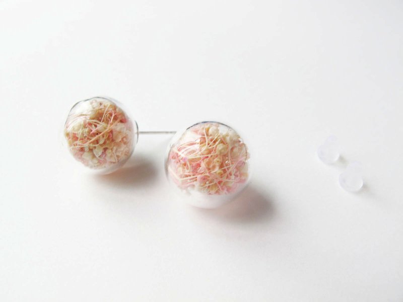 ＊Rosy Garden＊草莓牛奶双色满天星干花玻璃球耳环 可换夹式 - 耳环/耳夹 - 玻璃 粉红色