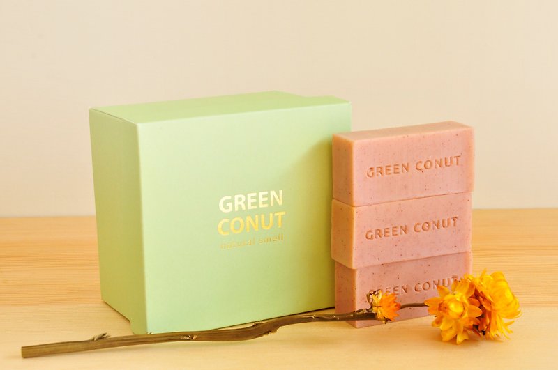 《绿果》经典礼盒 -火红巴尔玛皂 55g 3 入 + 小提袋 - 沐浴用品 - 植物．花 粉红色