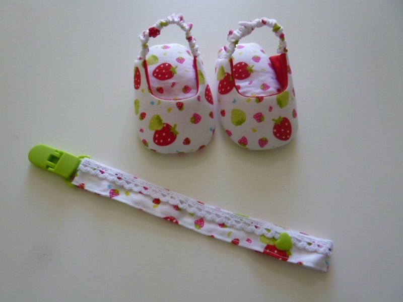 小草莓 弥月礼物 婴儿凉鞋+奶嘴夹 - 满月礼盒 - 棉．麻 绿色