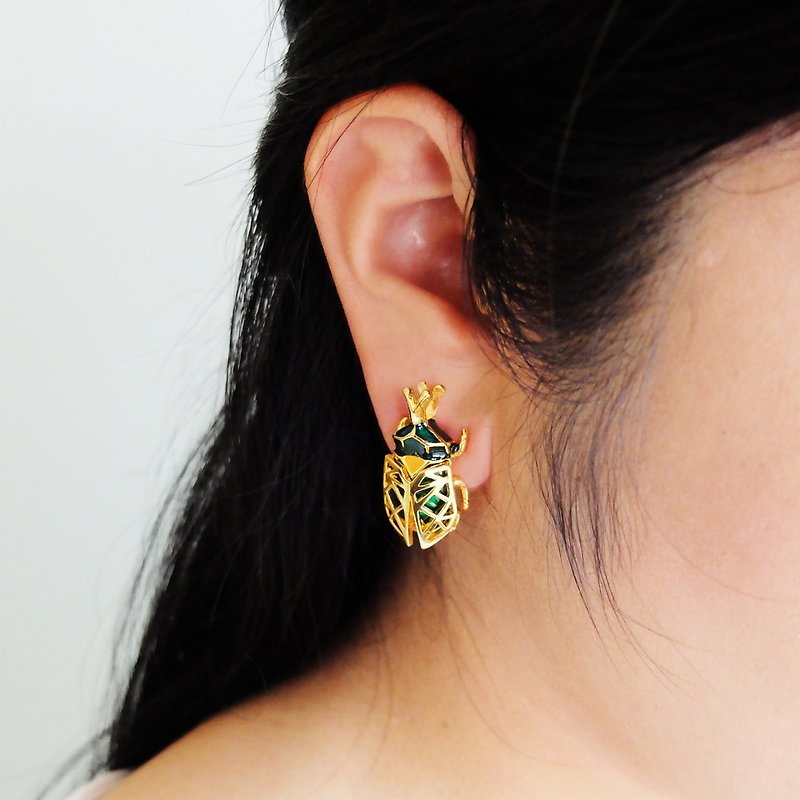 犀牛甲虫黄铜耳环 - 绿色 - 耳环/耳夹 - 其他金属 绿色