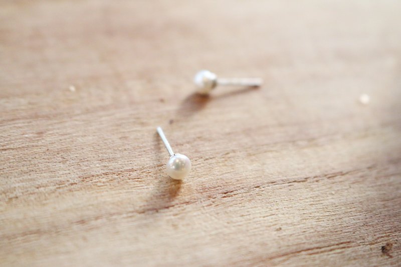 <☞ HAND IN HAND ☜> 天然珍珠-很久很久以前 天然珍珠耳环 (0555) - 耳环/耳夹 - 宝石 白色