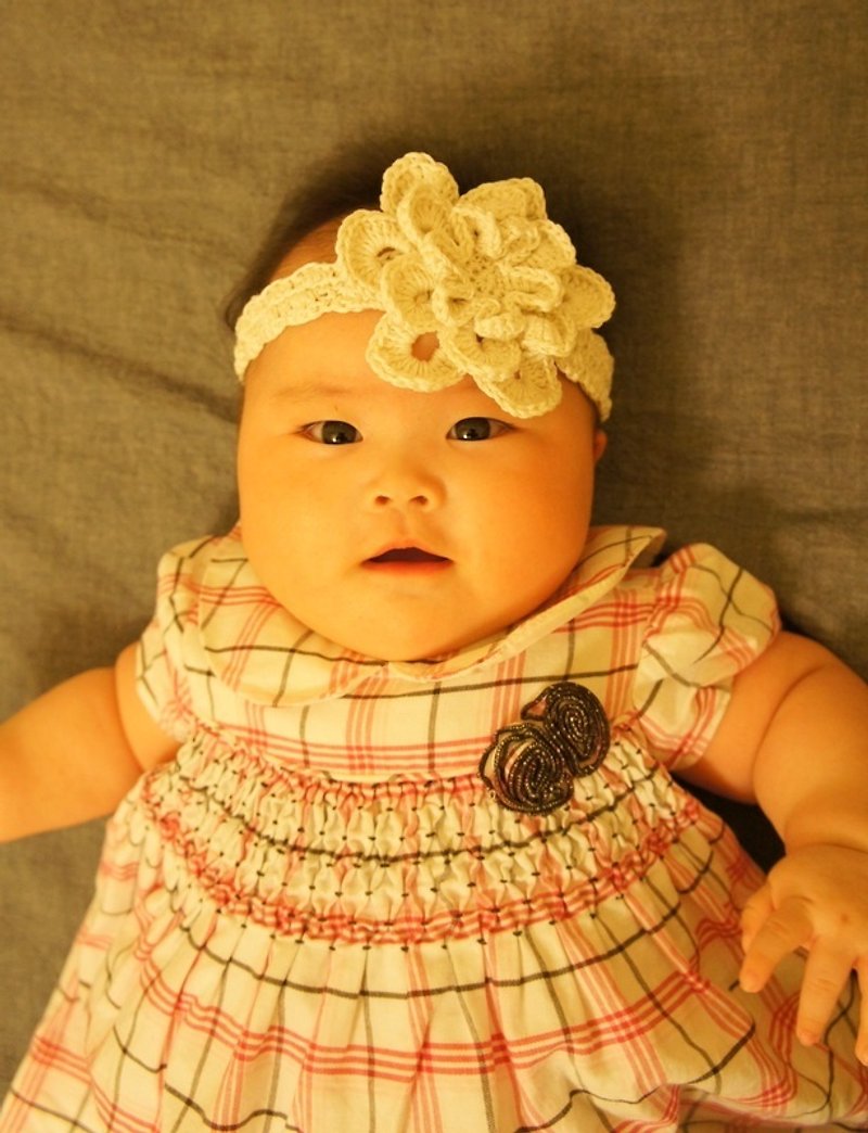 日本有机棉线手工编织牡丹花baby发带/大花发带/弥月礼~ - 围嘴/口水巾 - 其他材质 多色
