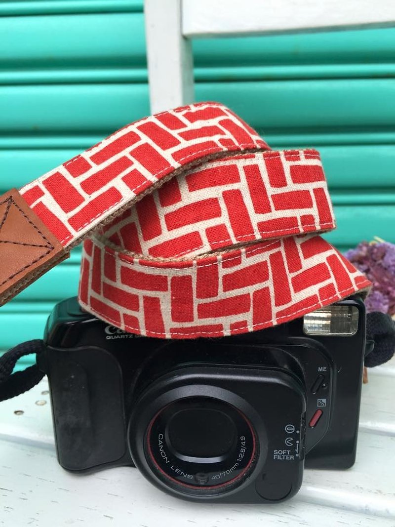 ［Clare 布手作］复古红色几何印花 相机背带 - 证件套/卡套 - 其他材质 红色
