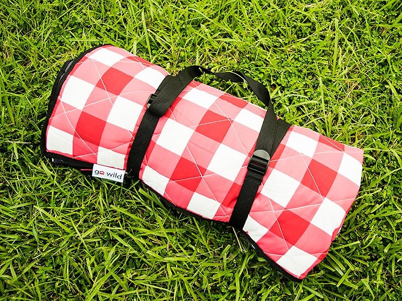 Go Wild野餐垫 【经典红白格】|双面花色设计|底层黑白配普普风 - 野餐垫/露营用品 - 防水材质 红色
