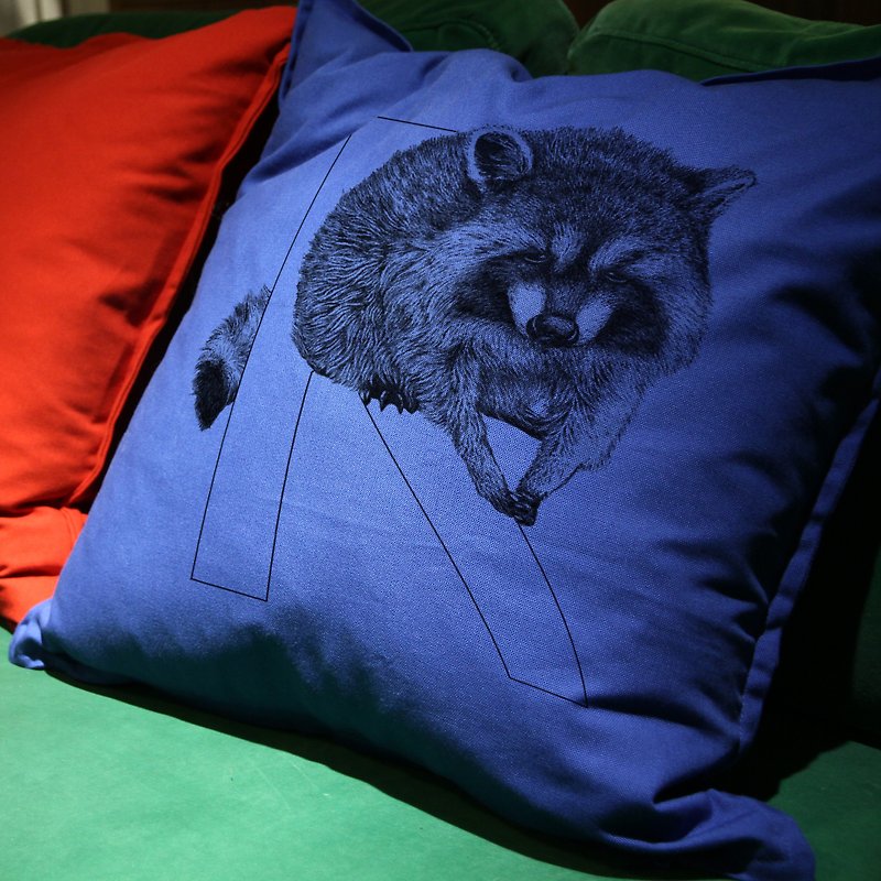 Raccoon 浣熊 手绘字母抱枕 - 订制抱枕/饰品 - 棉．麻 多色