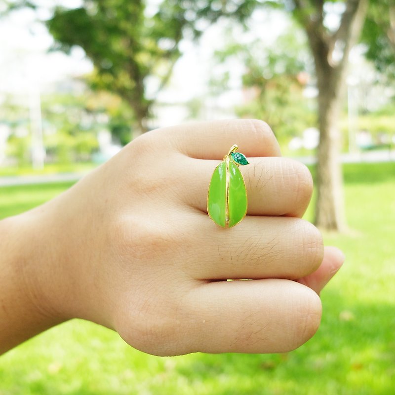 Glorikami 绿杨桃黄铜戒指 - 戒指 - 其他材质 绿色
