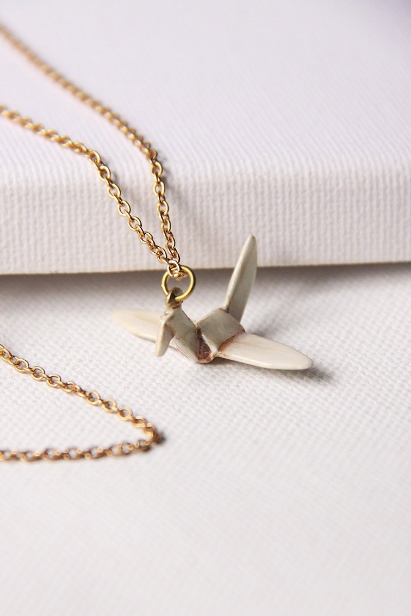White folding bird pendant necklace by linen. - 项链 - 其他金属 