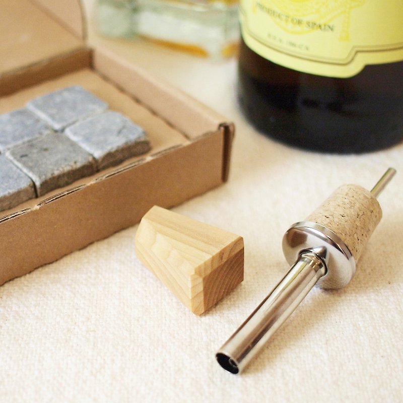瑞典Blåtunga威士忌石砖+芬兰PUUTALLI手工木制注酒器 - 其他 - 木头 咖啡色