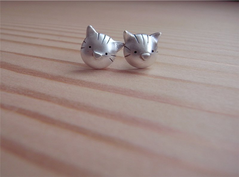 小猫头 · 猫咪 · 猫 | 纯银 耳针 耳环 - 耳环/耳夹 - 银 灰色