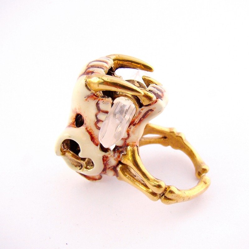 Realistic Saber tooth skull ring with clear quartz stone and oxidized antique color - 戒指 - 其他金属 