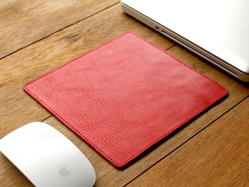 Coral Red 手工真皮鼠标垫 ( 免费定制化刻印英文名 / 礼物包装 ) - 鼠标垫 - 真皮 红色
