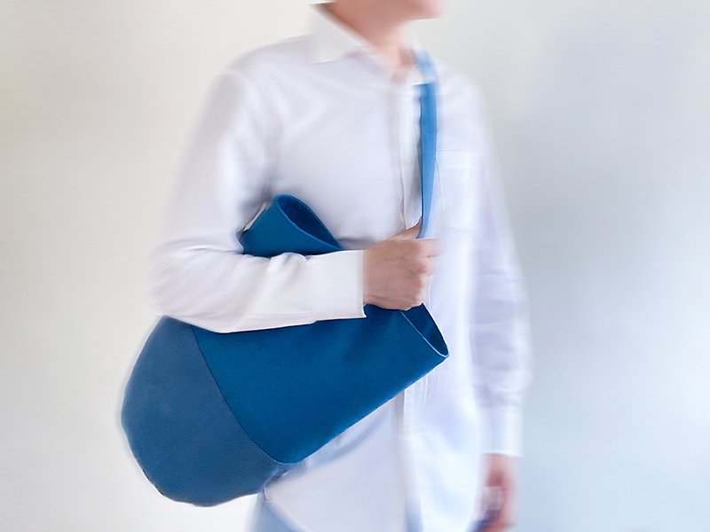双蓝色水手桶(圆)型束口肩后斜背包 - 束口袋双肩包 - 棉．麻 蓝色