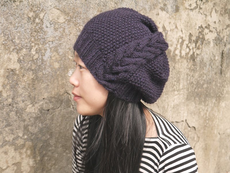 手作编织毛帽~ 宽松侧边麻花毛帽系列(深紫) - 帽子 - 羊毛 紫色