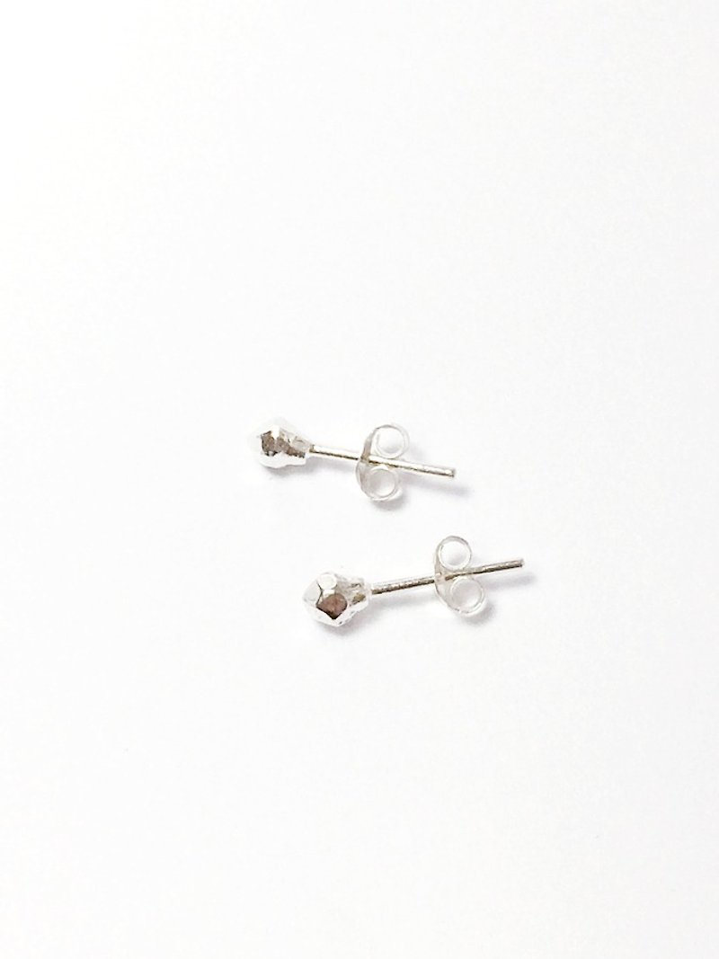 伴随之心 纯银耳环(一对)silver925 - 耳环/耳夹 - 纯银 银色