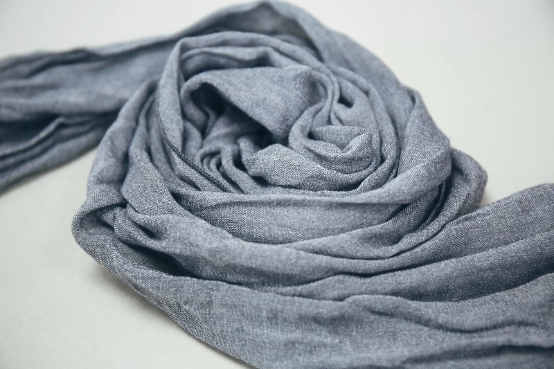 胶原蛋白凉感丝巾 - 灰 - 丝巾 - 其他材质 灰色