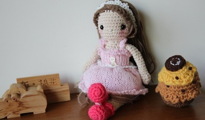 手钩玩偶 生日礼物 小美娃娃 粉红蓬蓬裙小礼服洋装 - 玩偶/公仔 - 聚酯纤维 粉红色