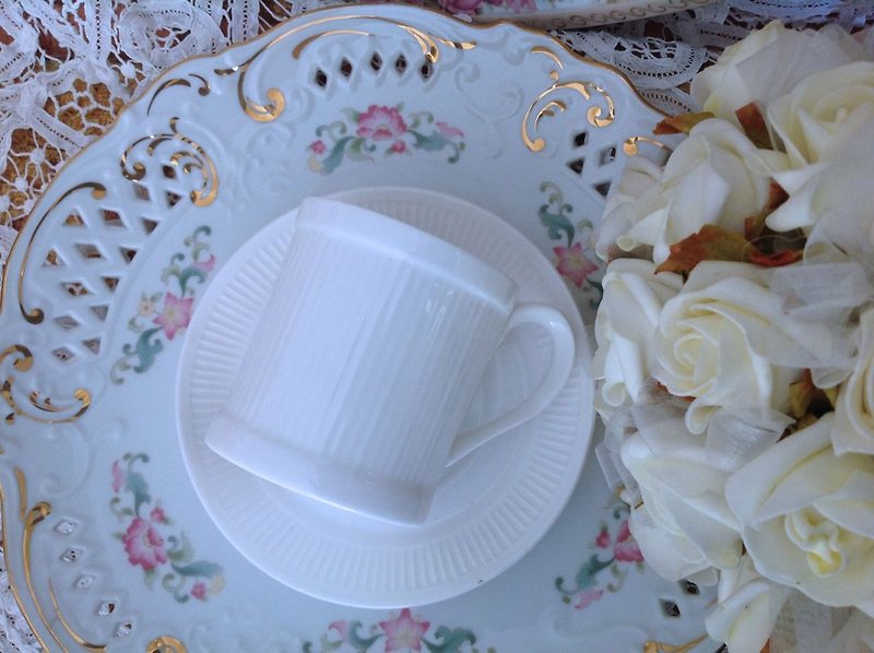 ♥安妮疯古物♥英国制骨瓷 Crown Staffordshire1950年纯白骨瓷 咖啡杯 大尺寸咖啡杯 - 咖啡杯/马克杯 - 瓷 白色