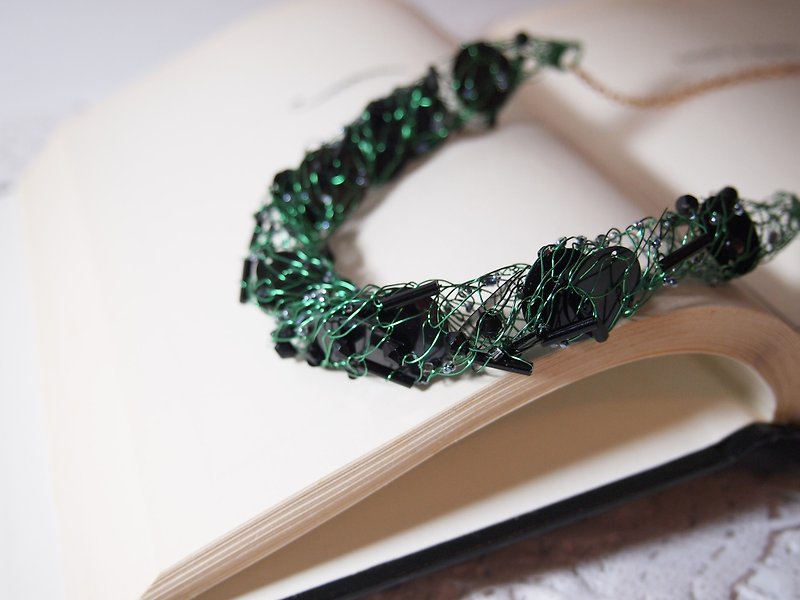 订制N077时尚型格手工编织绿色铜线配黑色珠及珠片项链 - 手链/手环 - 其他材质 绿色