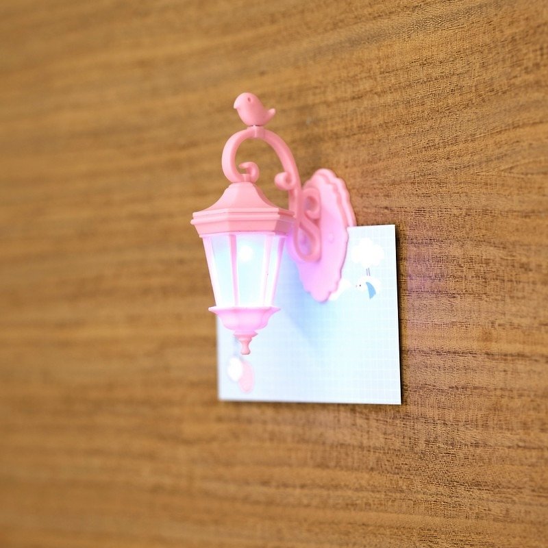 照亮希望-TAISO微生物系列-温暖壁灯磁铁夹(限量公主粉) - 冰箱贴/磁贴 - 塑料 粉红色