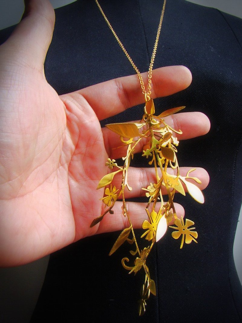 Graphic vector flower necklace in brass by hand sawing,Rocker jewelry ,Skull jewelry,Biker jewelry - 项链 - 其他金属 
